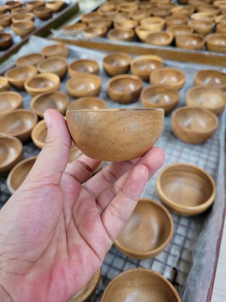Acacia wooden bowl