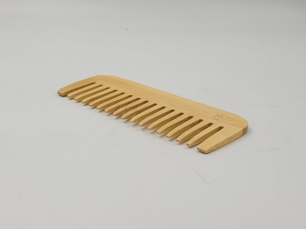 Bamboo comb with wide teeth 14.4x5.2x0.5 cm