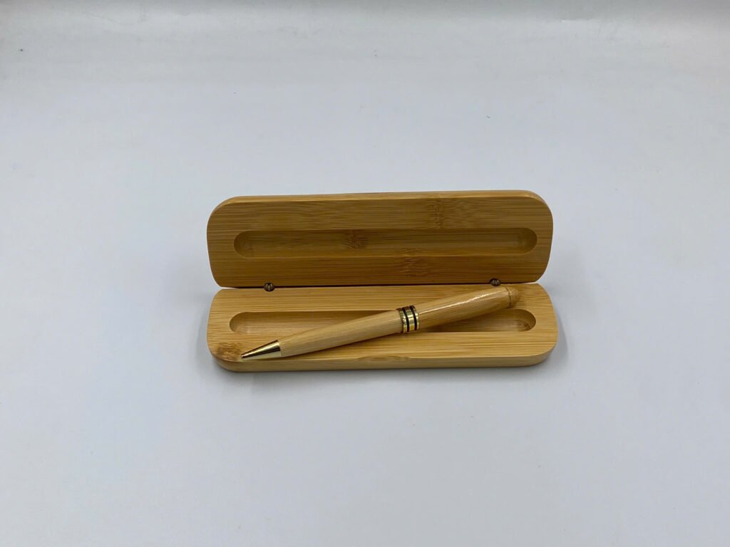 Bamboo pen case