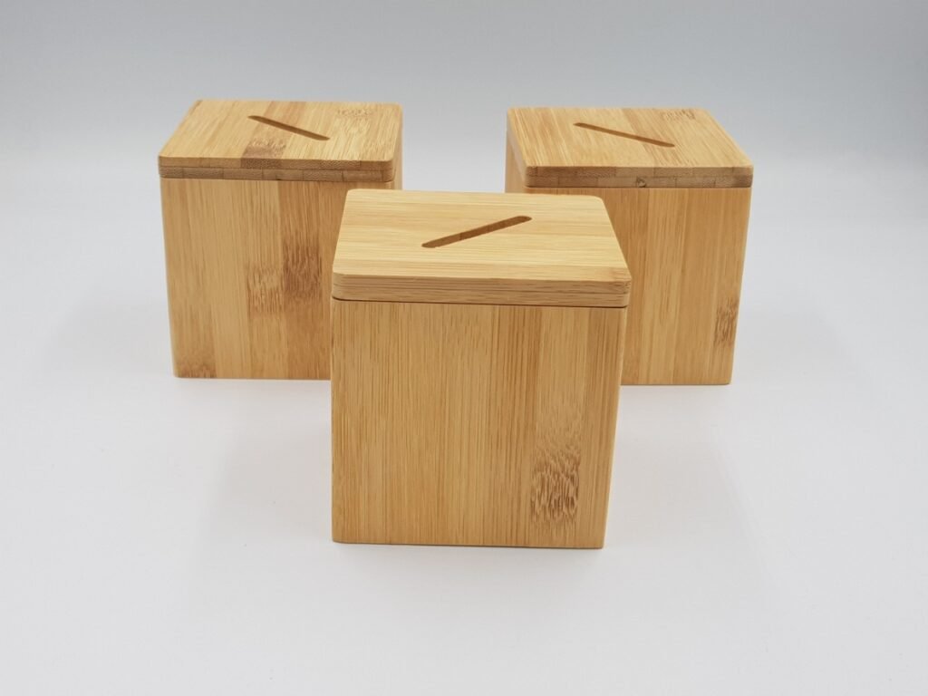 Bamboo tip box for restaurants and hotels