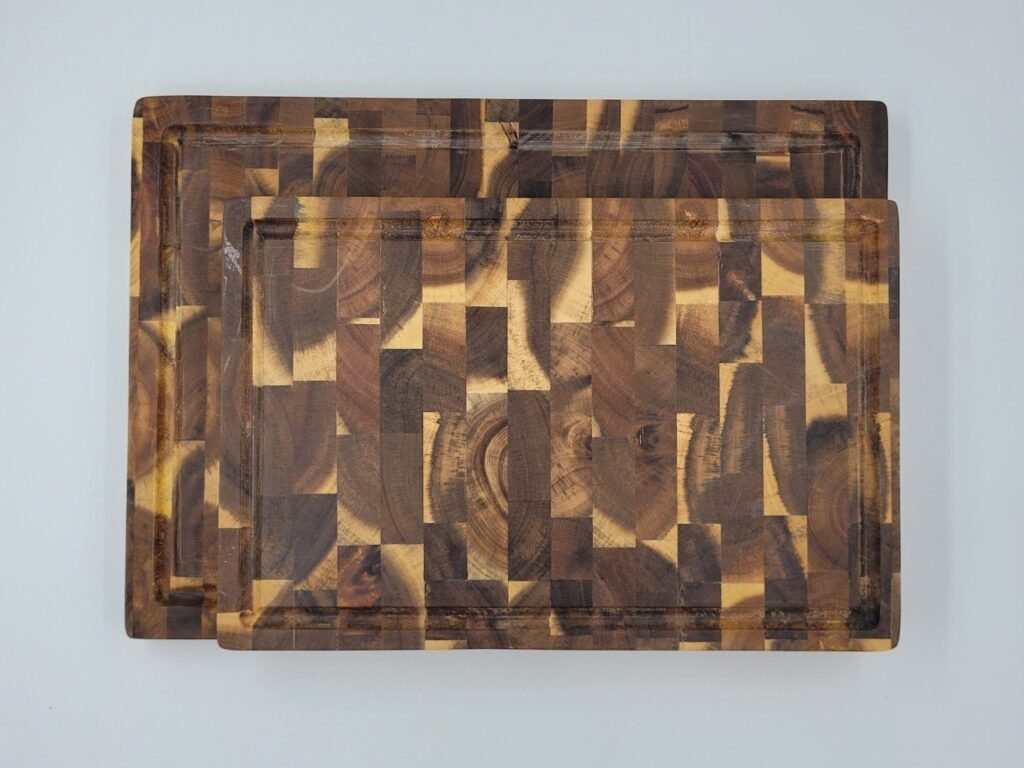 Rectangular teak wood cutting board 35x25x2.5 cm