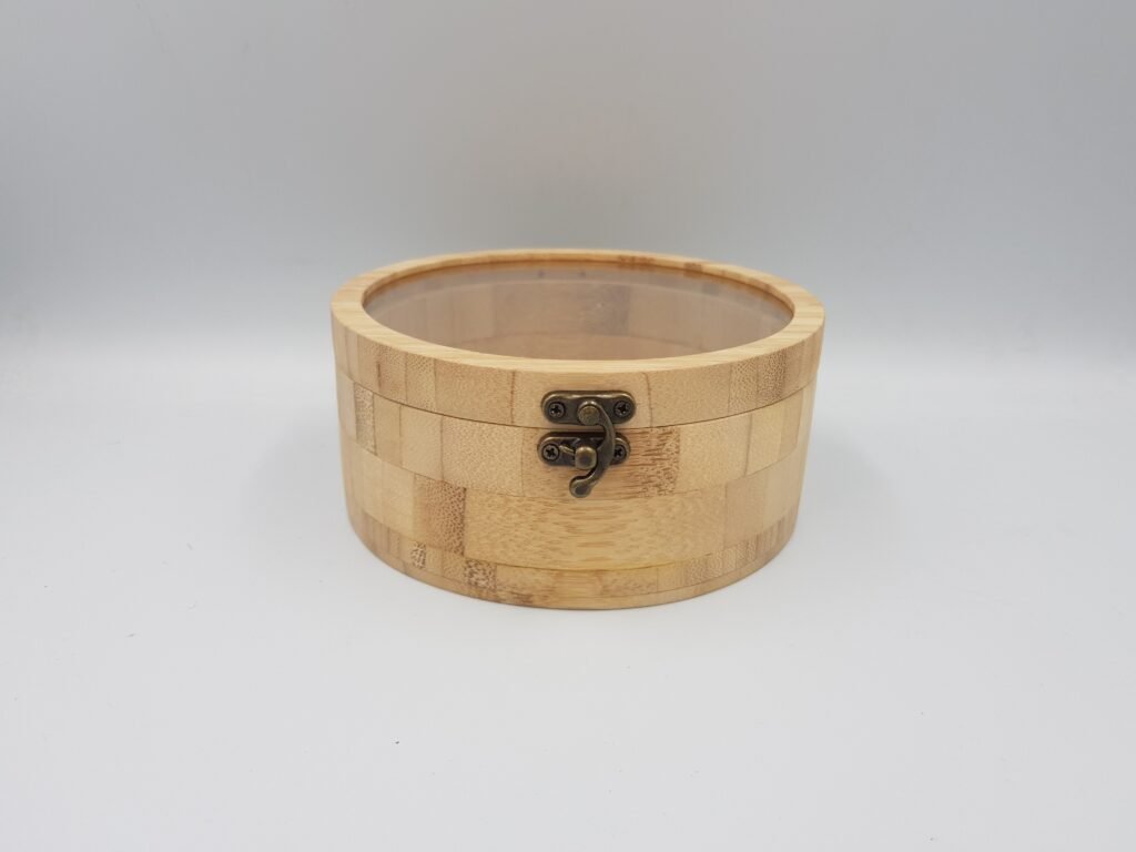 Round bamboo gift box with a latch
